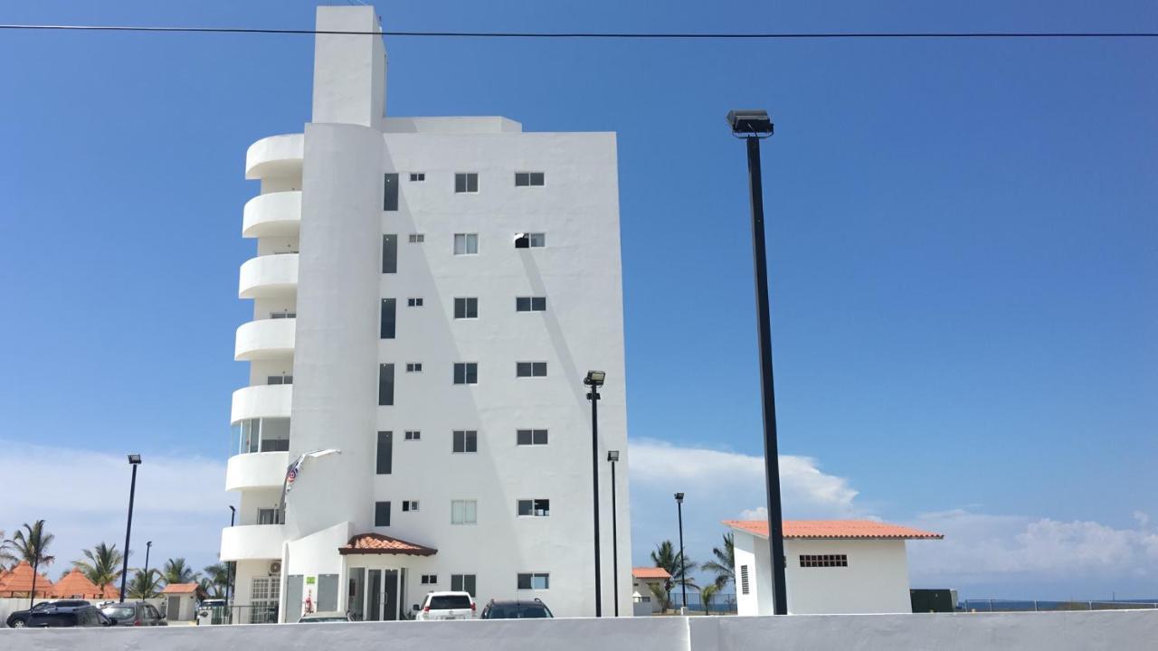 Playa La Barqueta , Las Olas Tower Front Давид Екстериор снимка